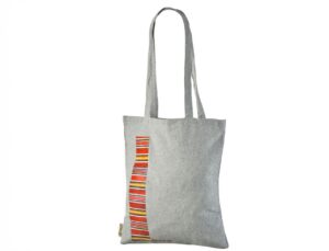 Lysegrått handlenett i resirkulert bomull. Mål 38×42 cm.